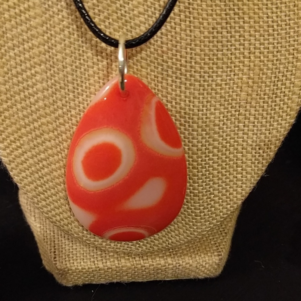 [GIFTED] Clownfish Agate Pendant Necklace